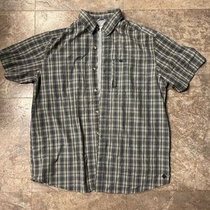 Columbia brand men’s size large casual button up short sleeve shirt